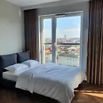 アパート 15 Pietro Sokolska 30 Towers - New - Lux - Parking - Sauna - Gym- And The View In カトヴィツェ
