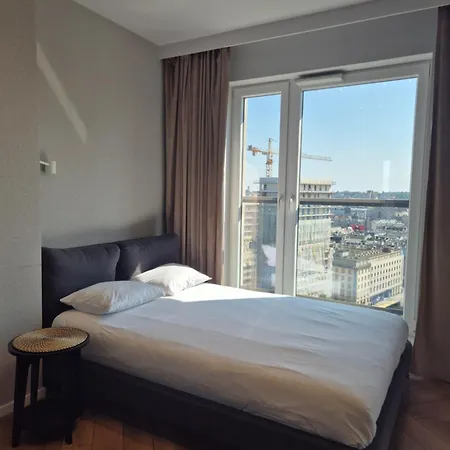 アパート 15 Pietro Sokolska 30 Towers - Klimatyzacja - Lux - Parking - Sauna - Gym- And The View In カトヴィツェ